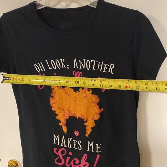 Disney Hocus Pocus graphic tee - Picture 6 of 10